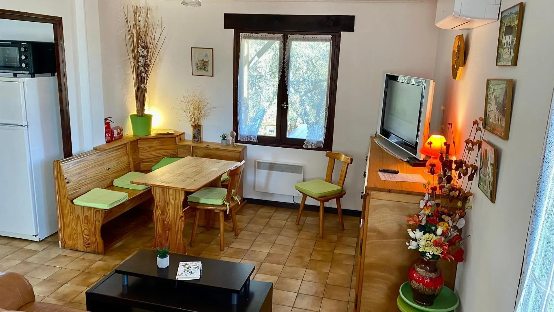 Hebergements Des Posas Sampzon Holiday home